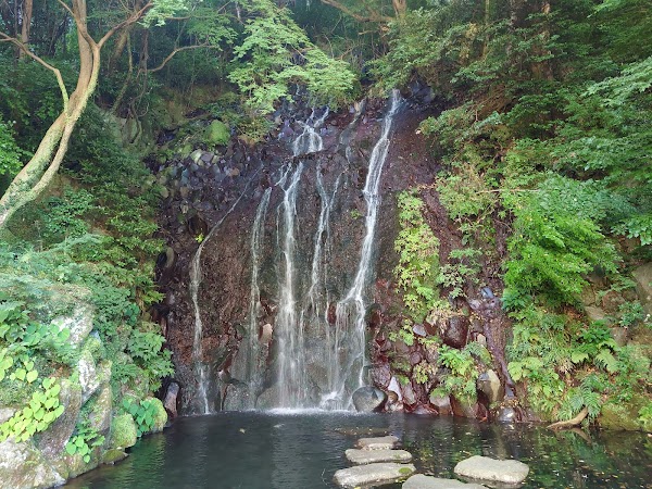 Hien Waterfall 1