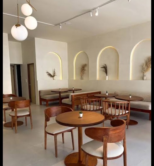 Hazel Café & Cakery 3