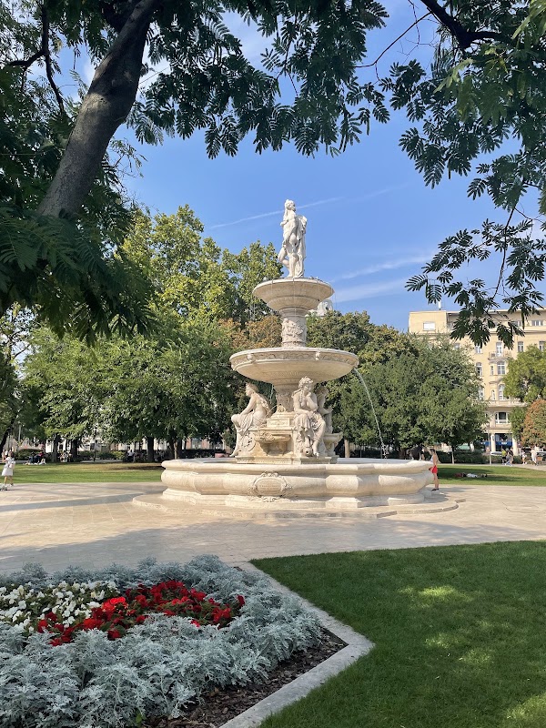 Elizabeth Square 5