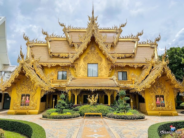Wat Rong Khun - White Temple 2