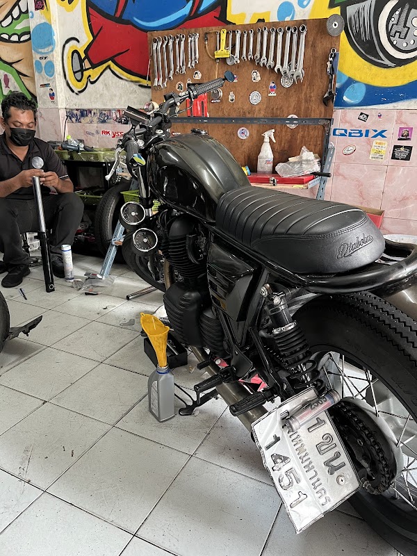 Fatboy's Motorbike Mechanic Bangkok ร้านซ่อมรถ แฟตบอยส์ มอเตอร์ไบค์ 3