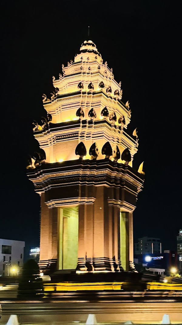 Independence Monument 5