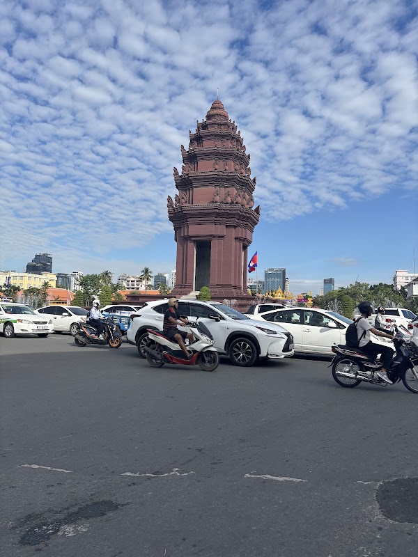 Independence Monument 4