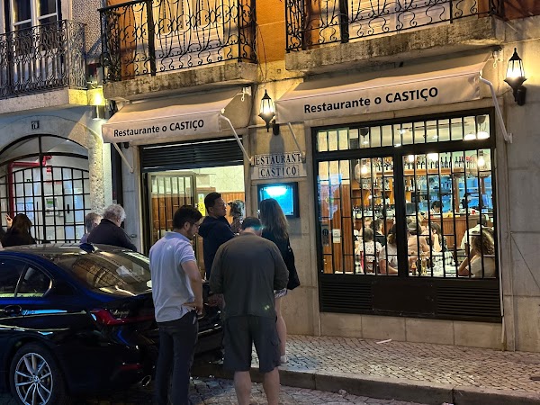 O castico restaurant 1