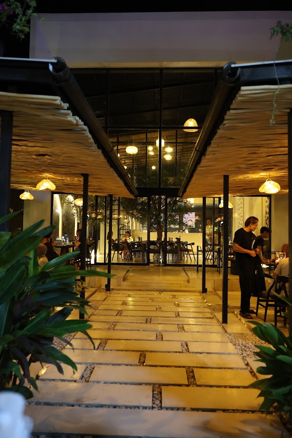 OZ restaurant 1
