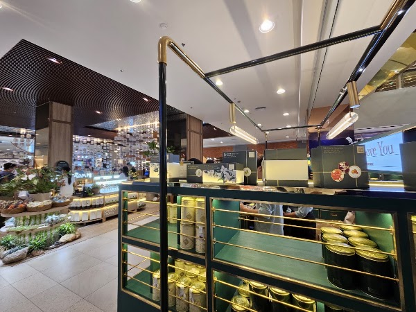 P.S. I Love You by Pimara Macadamia Balls CentralWorld 3