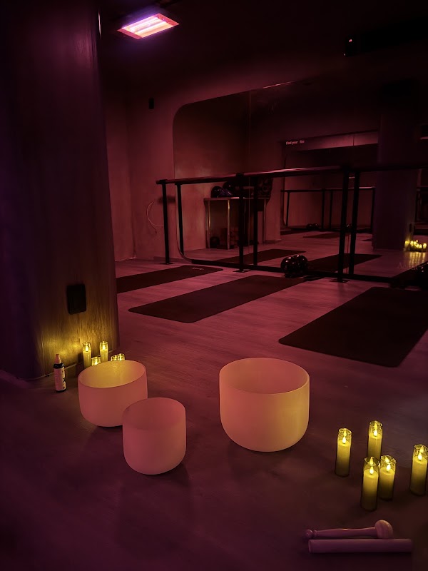 Aarde Hot Pilates & Barre 1