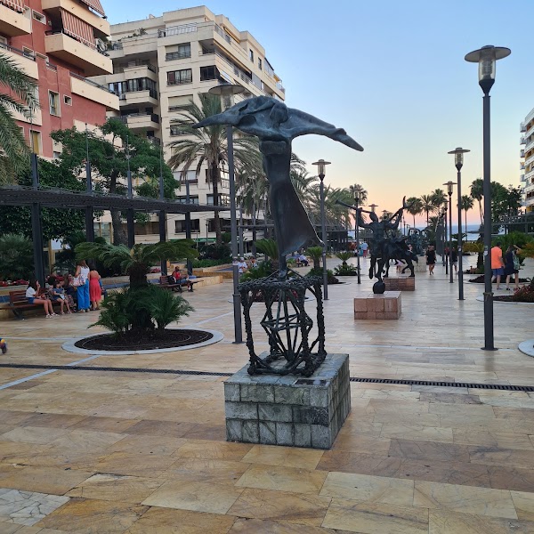 Plaza de los Naranjos 4