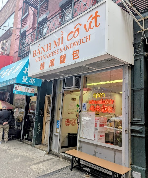 Bánh Mì Cô Út 3