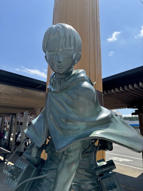 Attack on Titan: Captain Levi Statue 3