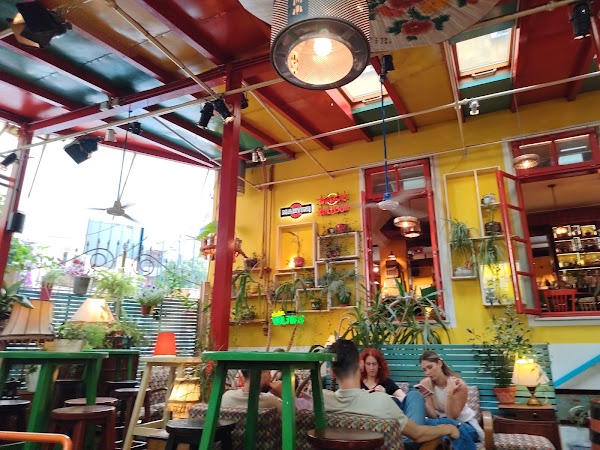 Radio bar Tirana 2