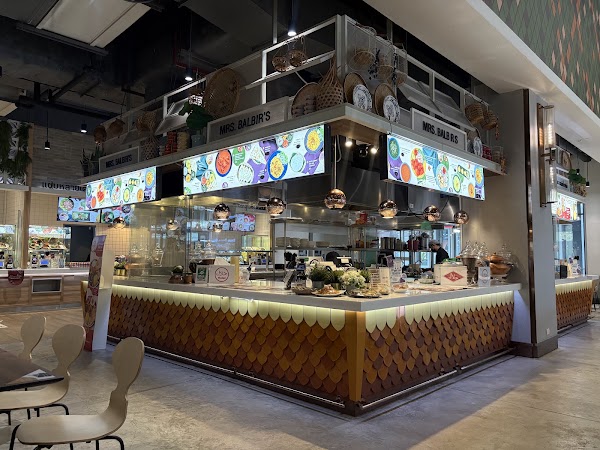 Central Village Outlet 5