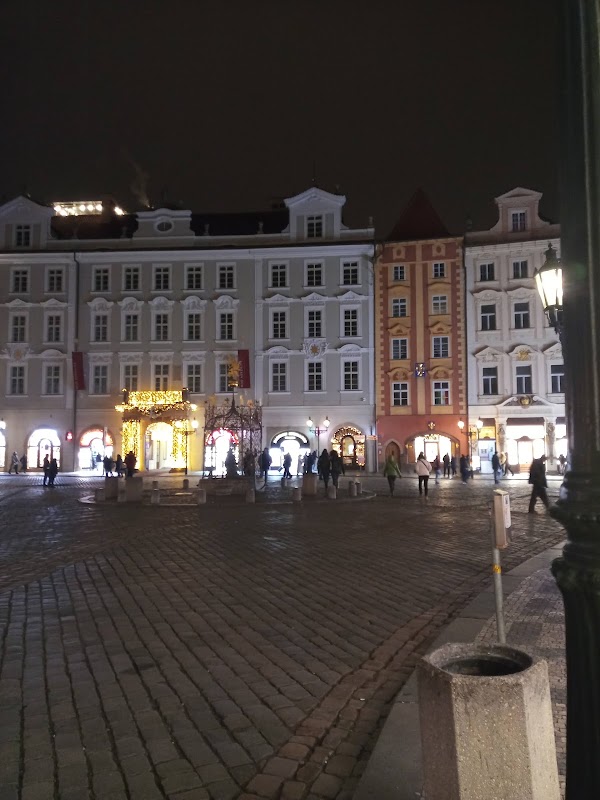 Náměstí Franze Kafky 2