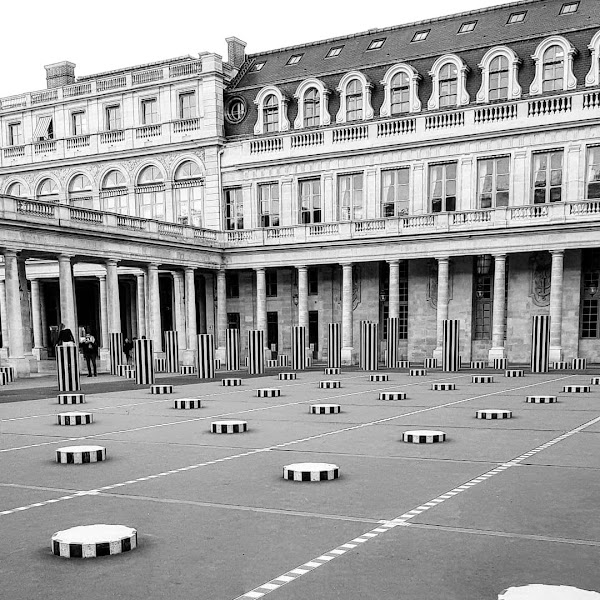 Colonnes de Buren/Les Deux Plateaux 5