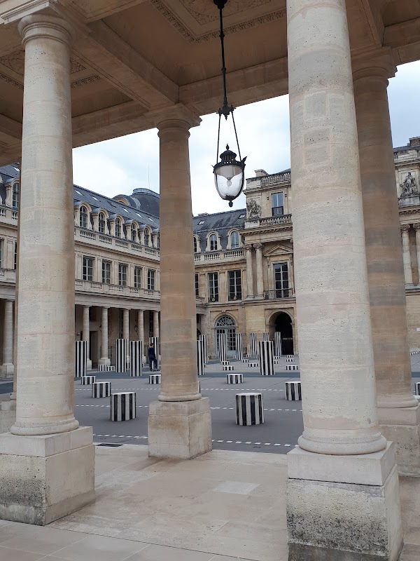 Colonnes de Buren/Les Deux Plateaux 4