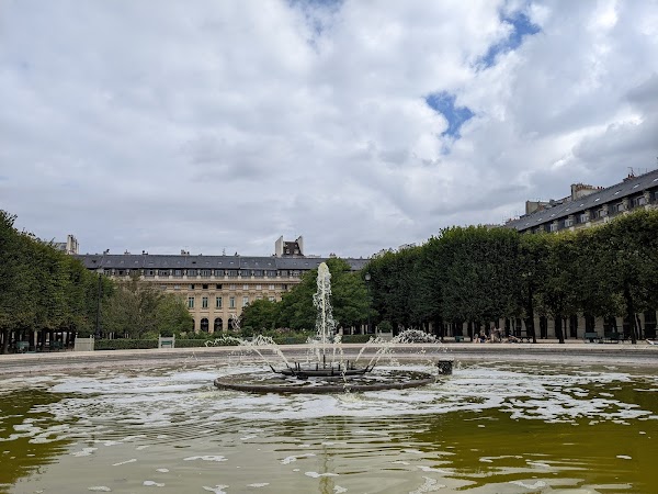 Colonnes de Buren/Les Deux Plateaux 3