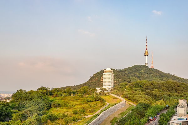 Namsan Baekbeom Square 2