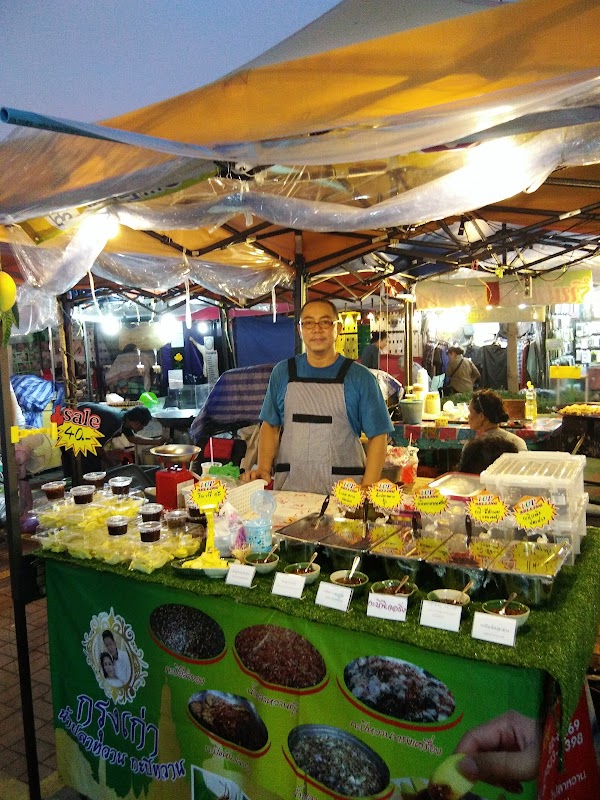Train Night Market Srinagarindra 4