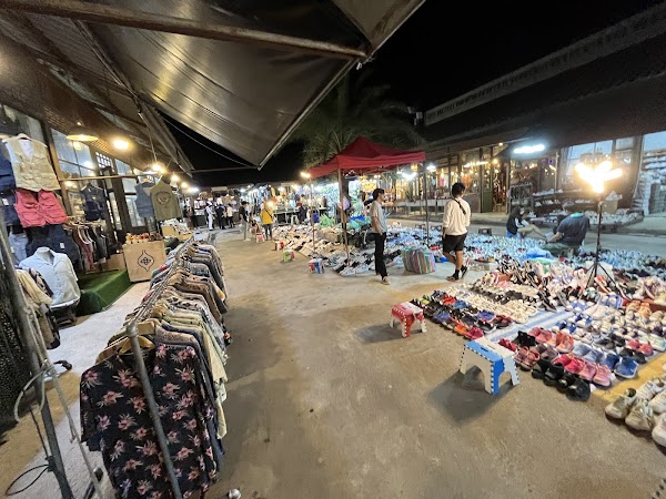 Train Night Market Srinagarindra 3