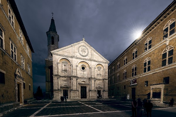 Piazza Pio II 1