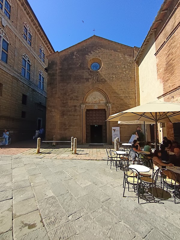 Piazza Pio II 4