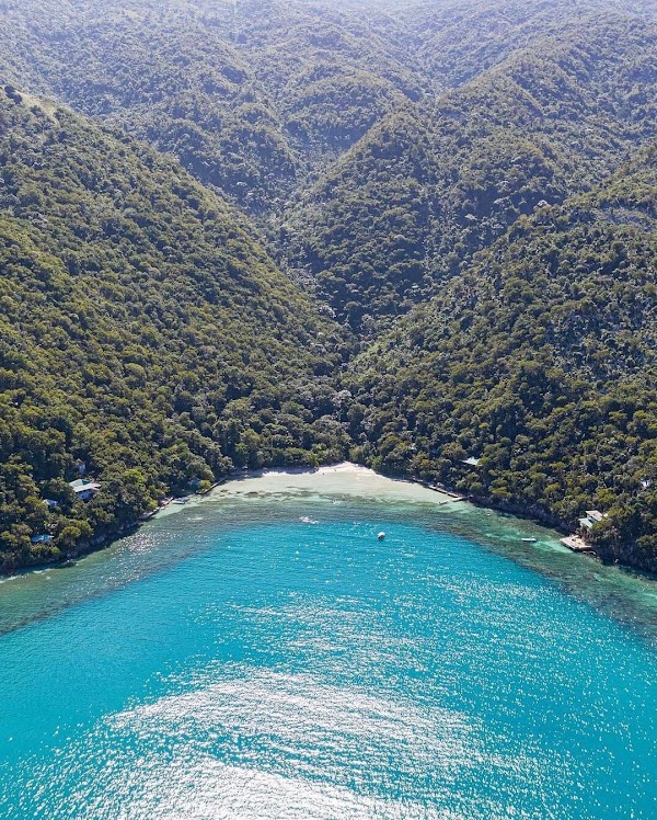 Cadras Beach