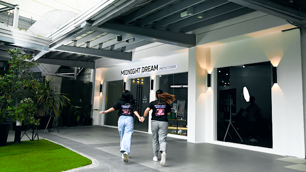 Midnight Dream Photo Studio