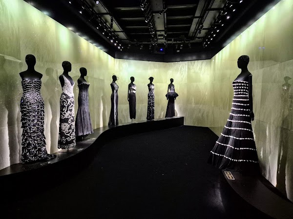 Armani/Silos 3