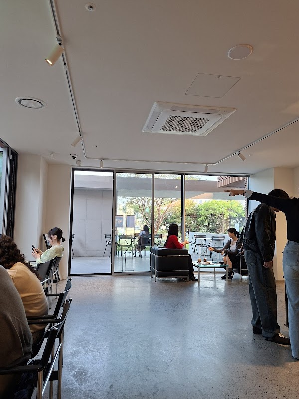 Momos Coffee Domohun Branch 2