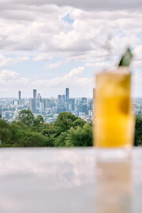 The Summit Restaurant & Bar 4