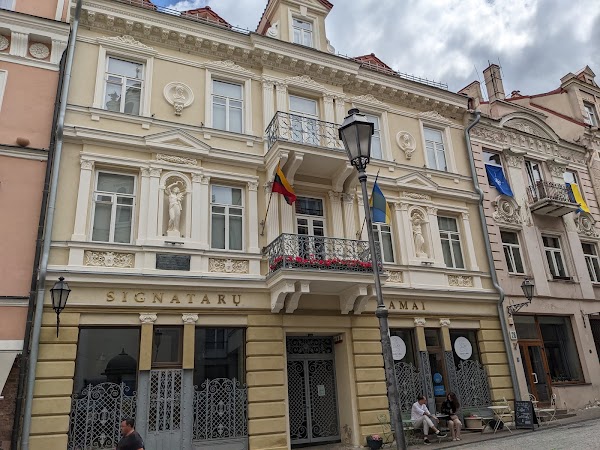 Signatories House 5