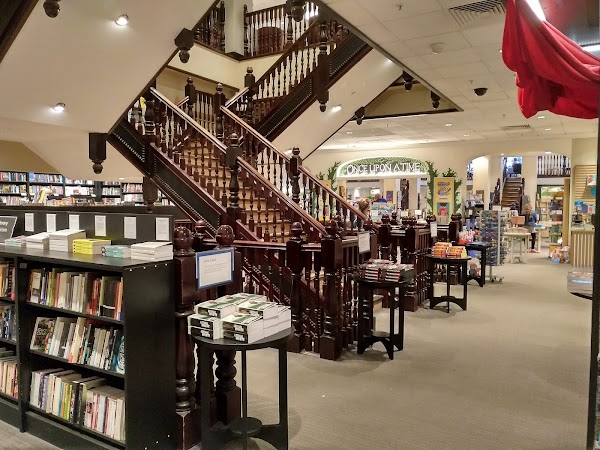 Waterstones 3