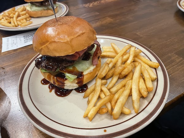 GOOD MUNCHIES 新宿御苑本店 4