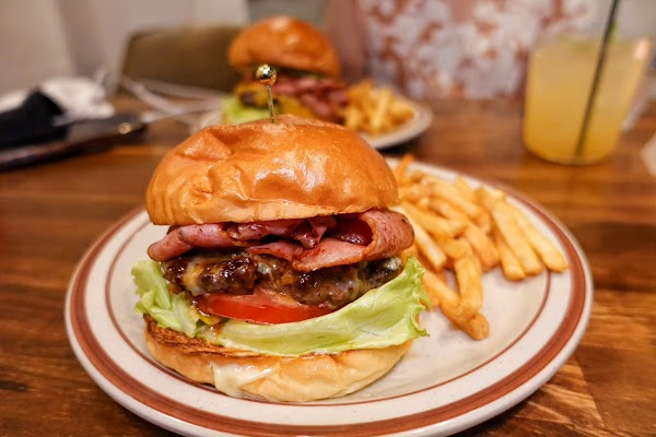 GOOD MUNCHIES 新宿御苑本店 3