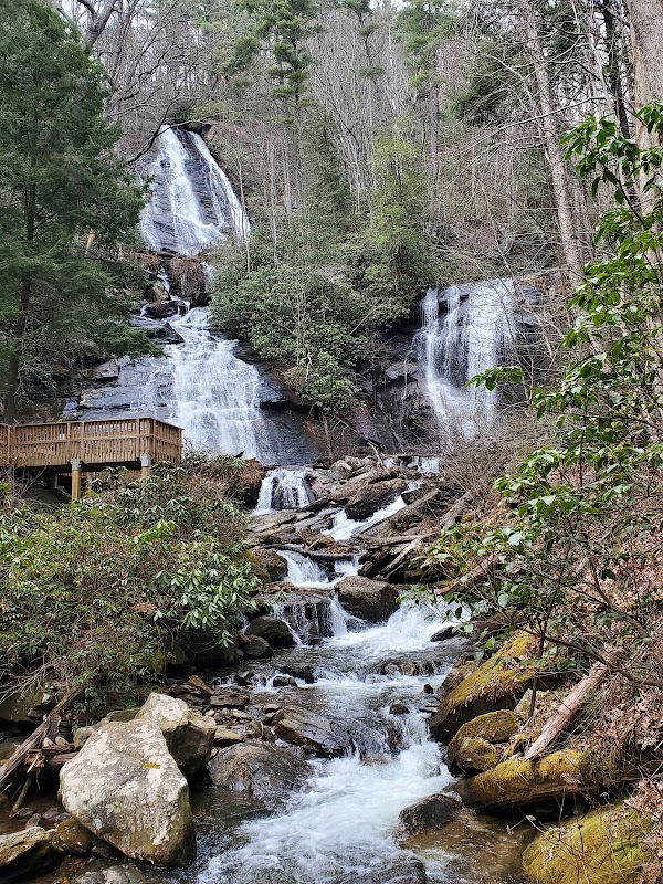 Anna Ruby Falls Visitor Center & Gift Shop 3