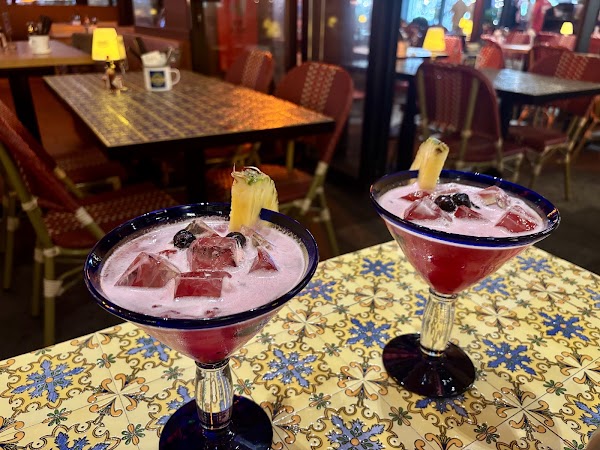Chilis Cafe & Bar 3