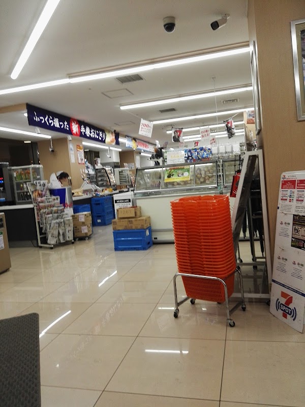 7-Eleven Hyatt Regency Tokyo 3
