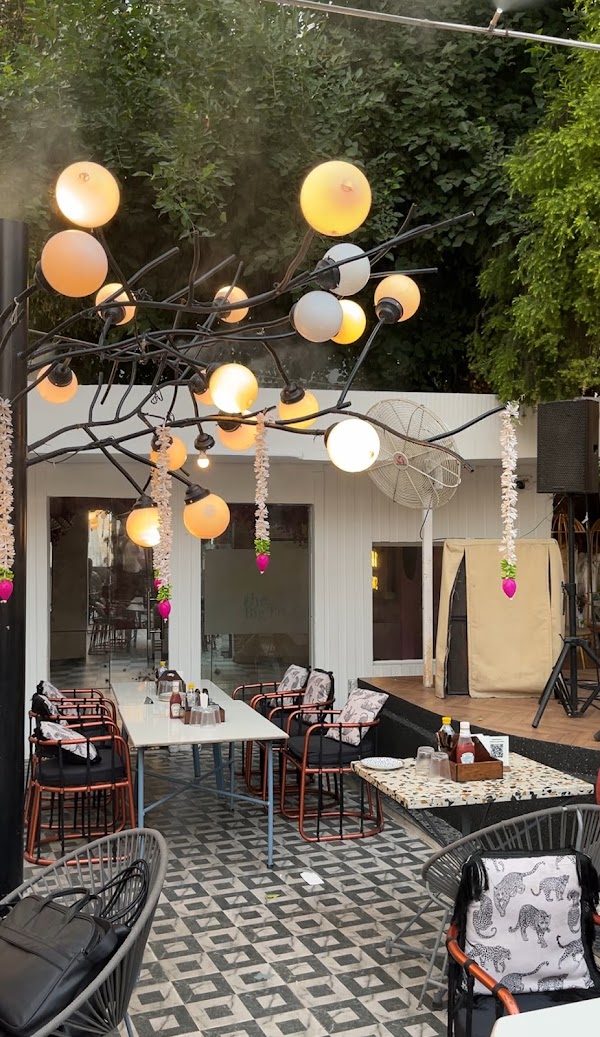 The Big Tree Cafe Golf Course Road | Big Tree Cafe 2