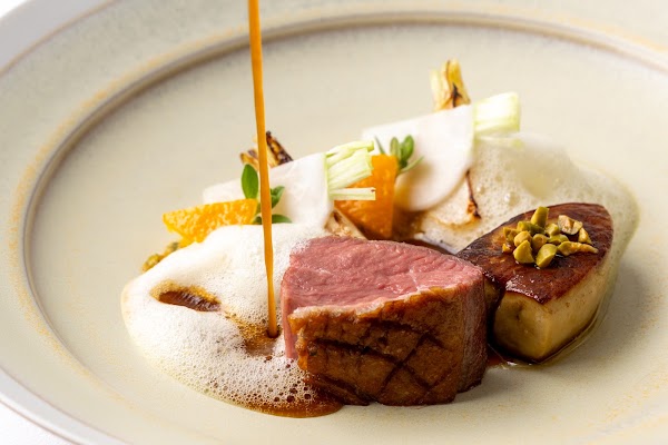 Beige Alain Ducasse 4
