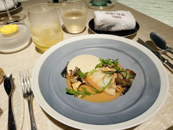 Beige Alain Ducasse 3
