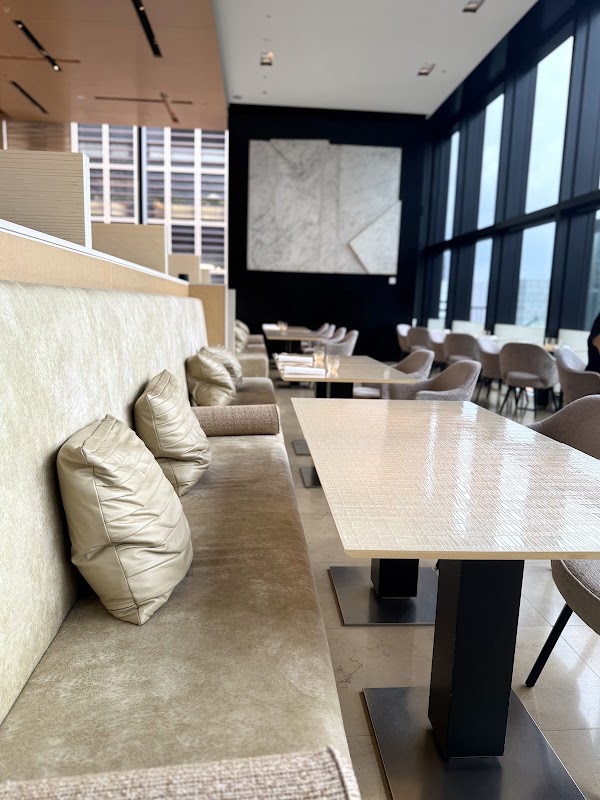 Beige Alain Ducasse 2