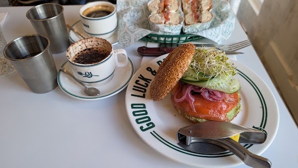 Lox In A Box Paddington 4