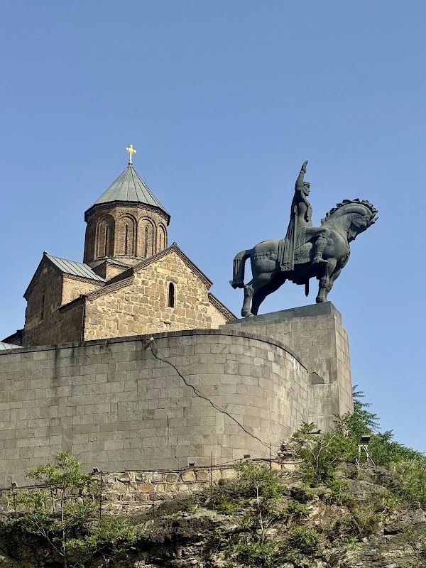 Statue of King Vakhtang Gorgasali 4