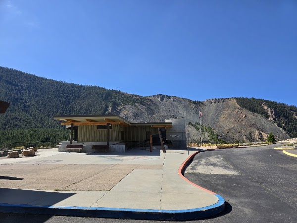 Earthquake Lake Visitor Center 4