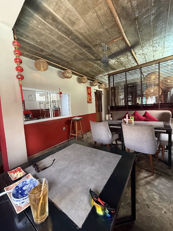 Mama Wong's Dumpling and Noodle House 2