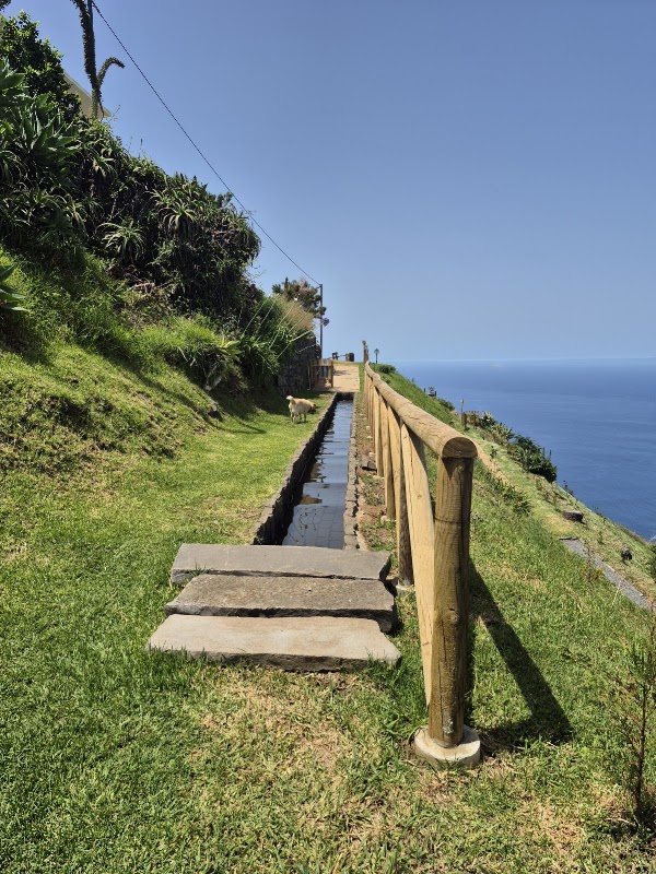 Caminho dos pés descalços 1