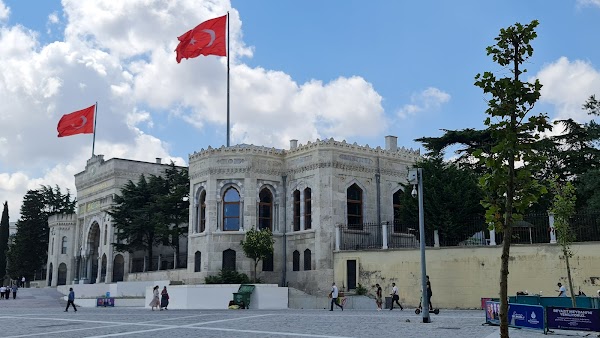 Beyazit Square 6