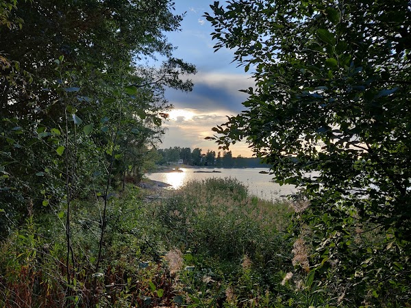 Mustasaari 2