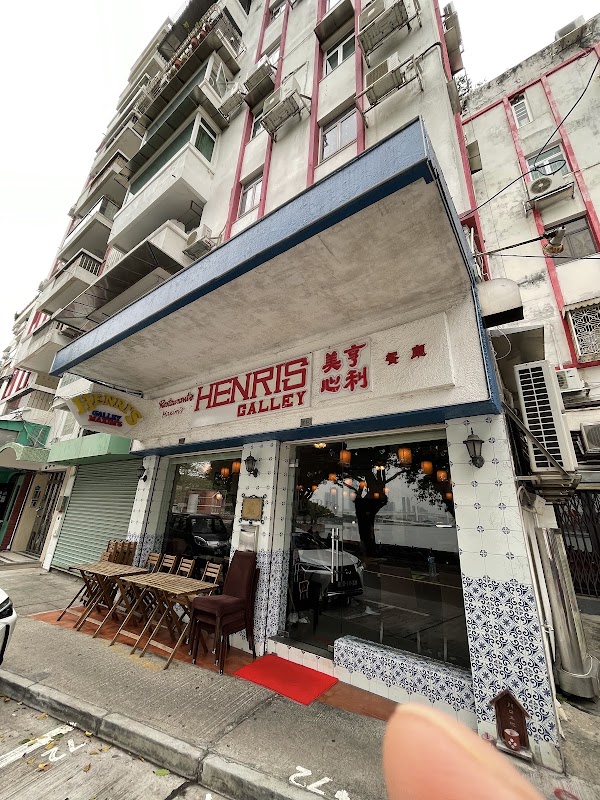 HENRI'S Galley 1