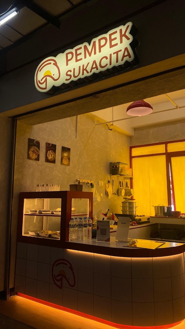 Pempek Sukacita, The Hallway Space